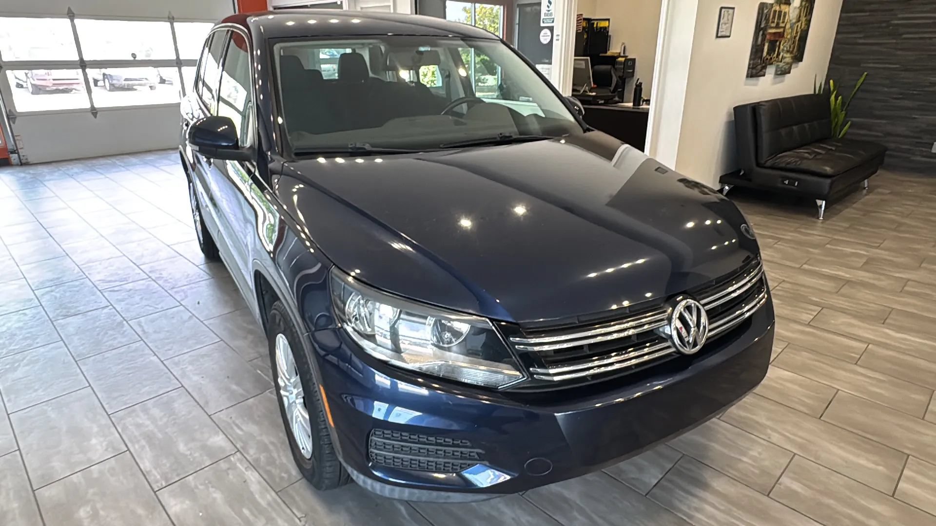 Used 2013 Volkswagen Tiguan S FWD image 2