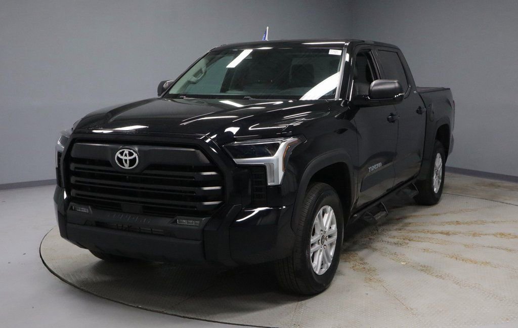 Used 2023 Toyota Tundra SR5 w/ SR5 Premium Package image 6