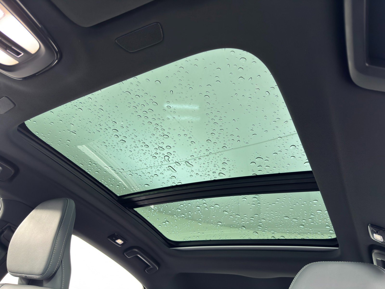 Used 2024 Volvo S90 T8 Ultimate image 12