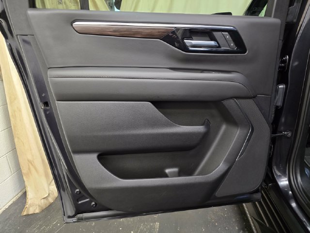 Used 2025 Chevrolet Suburban LS AWD/4WD image 29