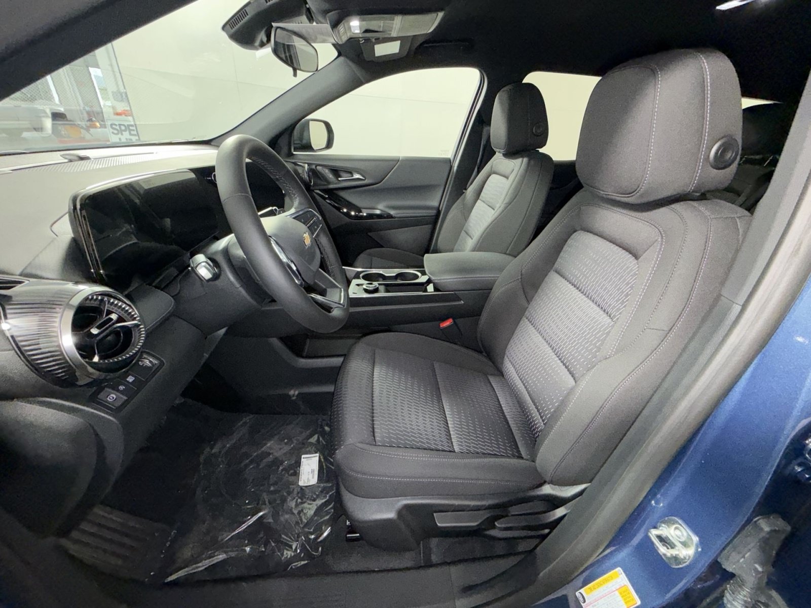 New 2027 Chevrolet Equinox LT FWD image 13