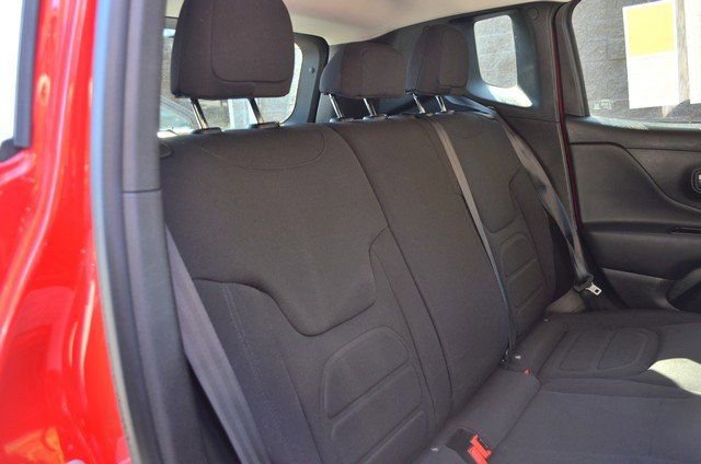 Used 2022 Jeep Renegade Latitude image 36
