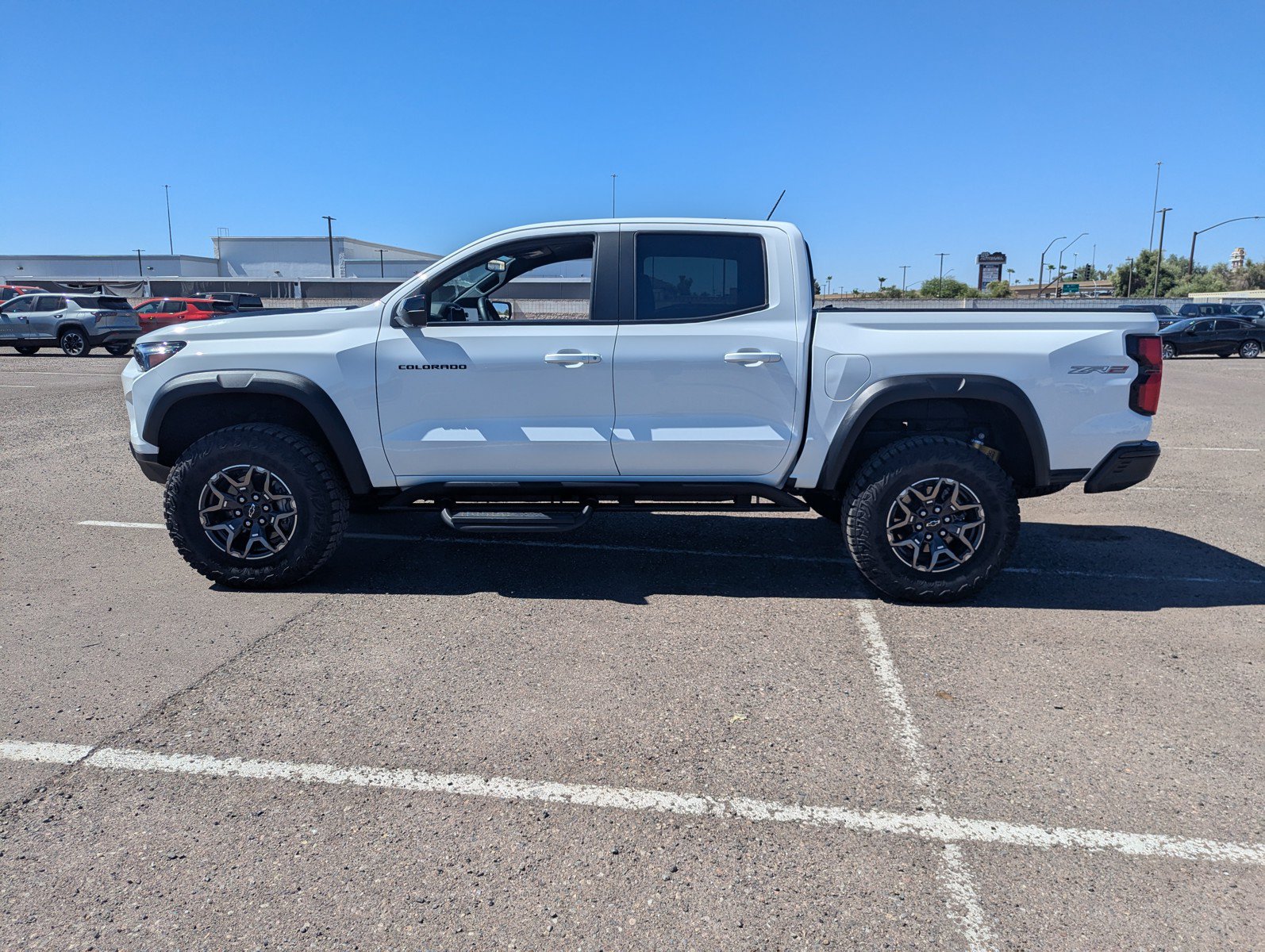Certified 2025 Chevrolet Colorado ZR2 w/ Technology Package AWD/4WD image 2