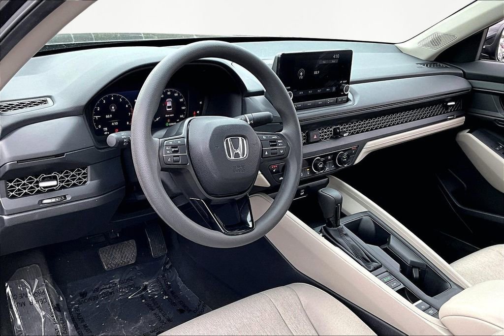 Used 2025 Honda Accord SE image 14