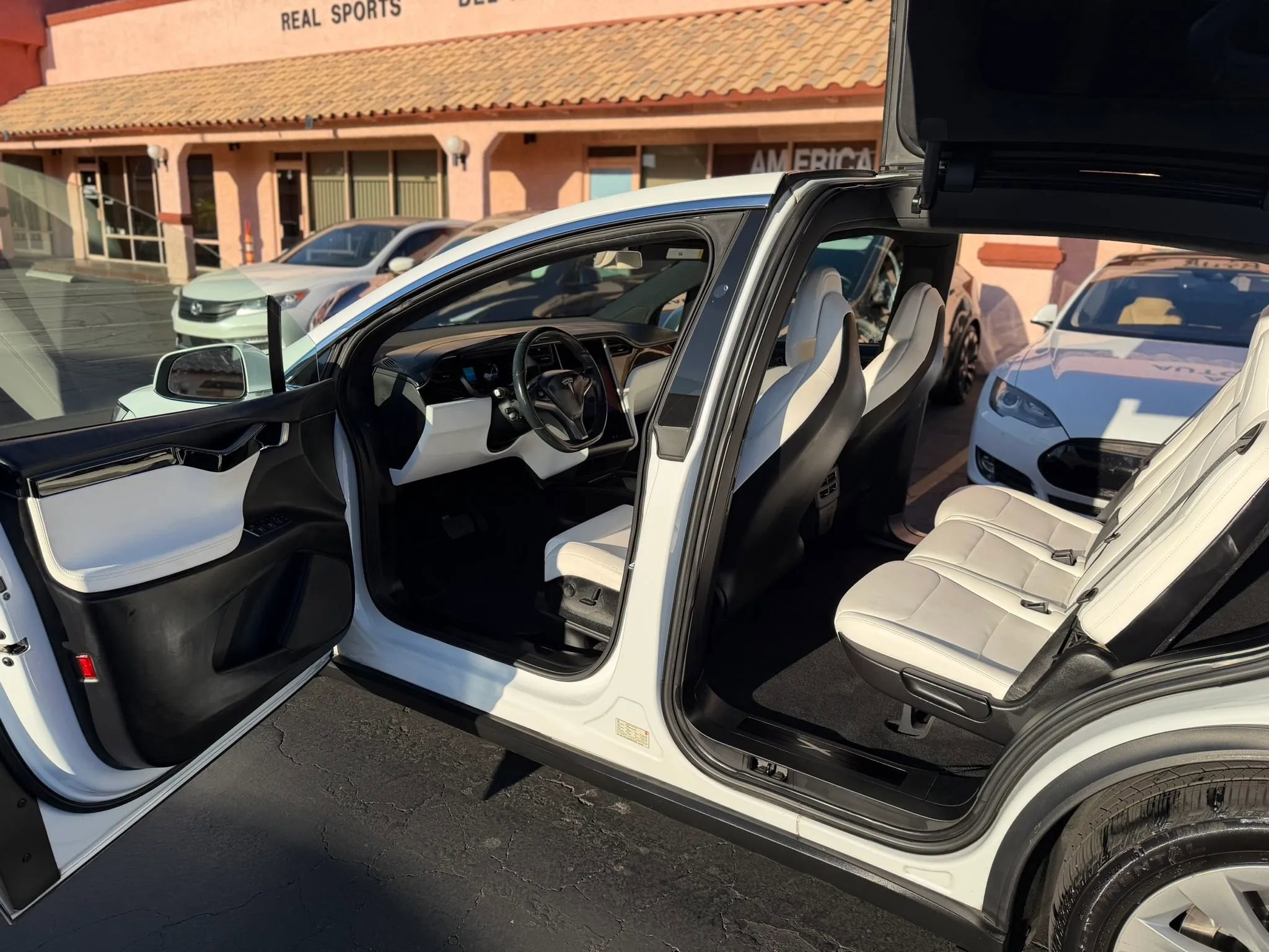 Used 2018 Tesla Model X 100D AWD/4WD image 11
