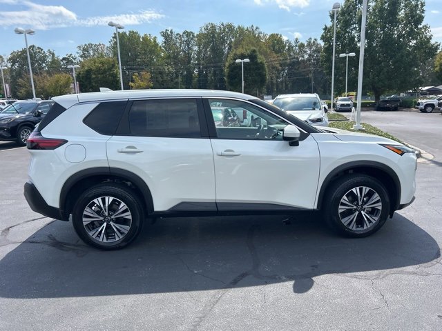 Used 2023 Nissan Rogue SV image 4