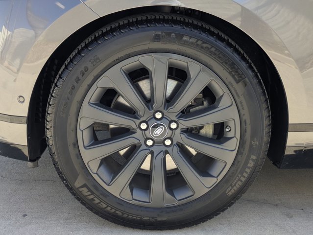 Used 2018 Land Rover Range Rover Velar R-Dynamic SE AWD/4WD image 26