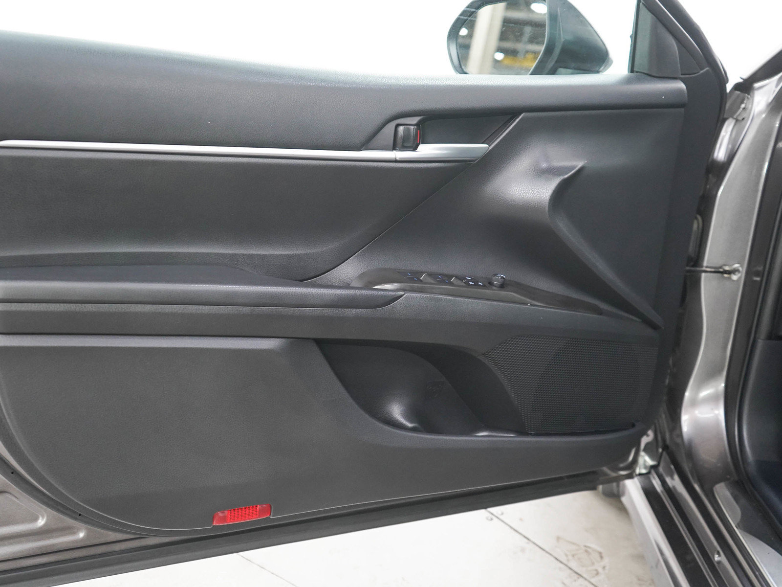 Used 2023 Toyota Camry SE FWD image 18