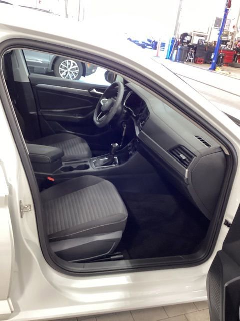 Certified 2023 Volkswagen Jetta S FWD image 11