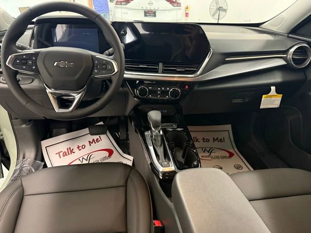 New 2026 Chevrolet Trax ACTIV w/ Sunroof Package FWD image 14