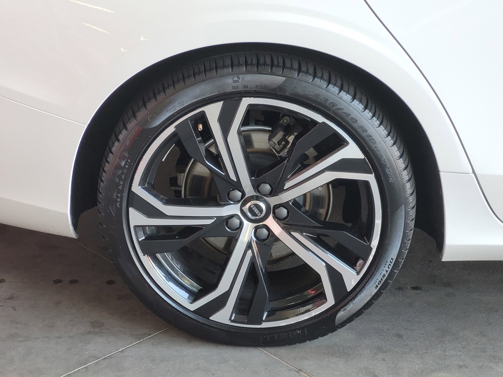 Used 2024 Volvo S60 B5 Core image 5