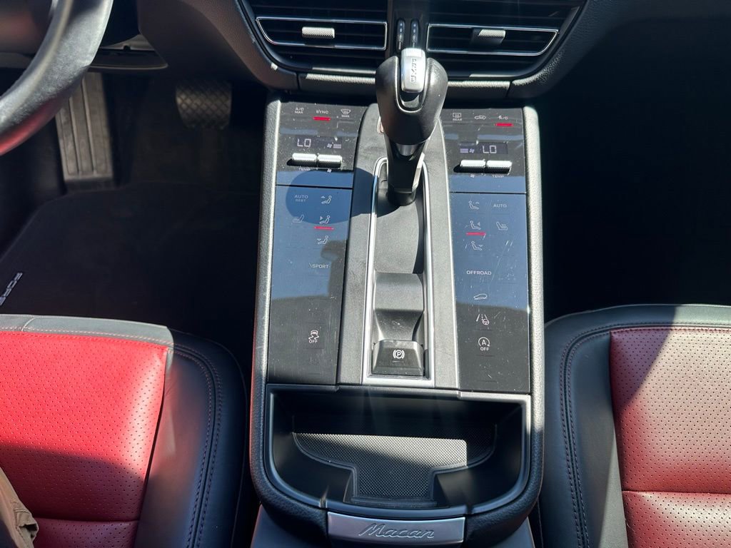 Used 2023 Porsche Macan image 23