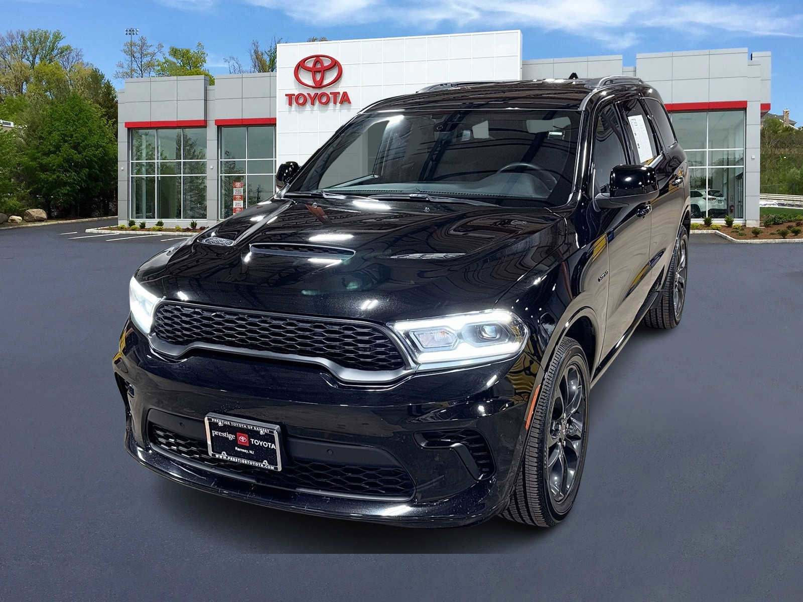 Used 2023 Dodge Durango R/T w/ Blacktop Package image 1