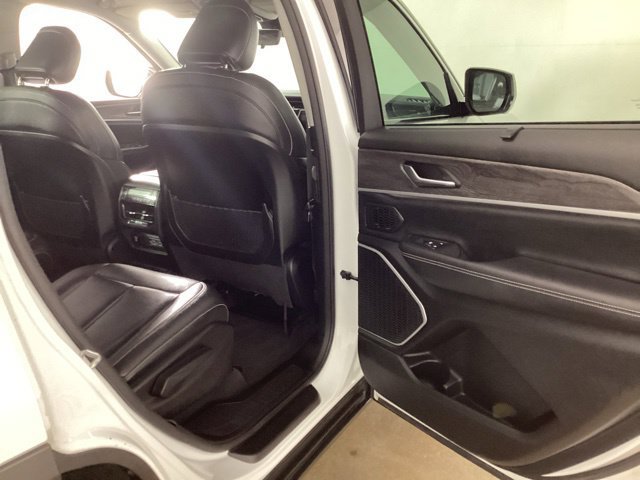 Used 2023 Jeep Grand Cherokee L Limited w/ Luxury Tech Group II AWD/4WD image 24