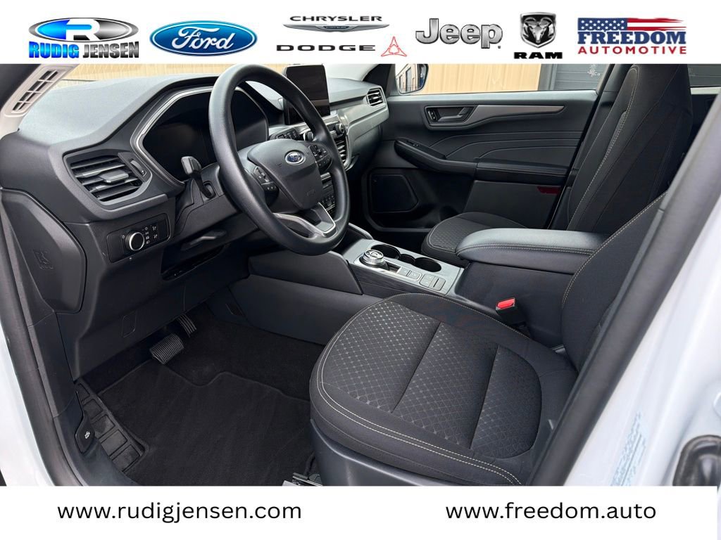 Used 2025 Ford Escape Active AWD/4WD image 9