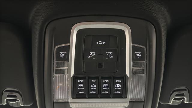 Used 2020 RAM 1500 Laramie w/ Sport Appearance Package AWD/4WD image 31