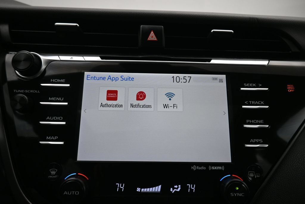Used 2020 Toyota Camry SE w/ Sunroof Package FWD image 18