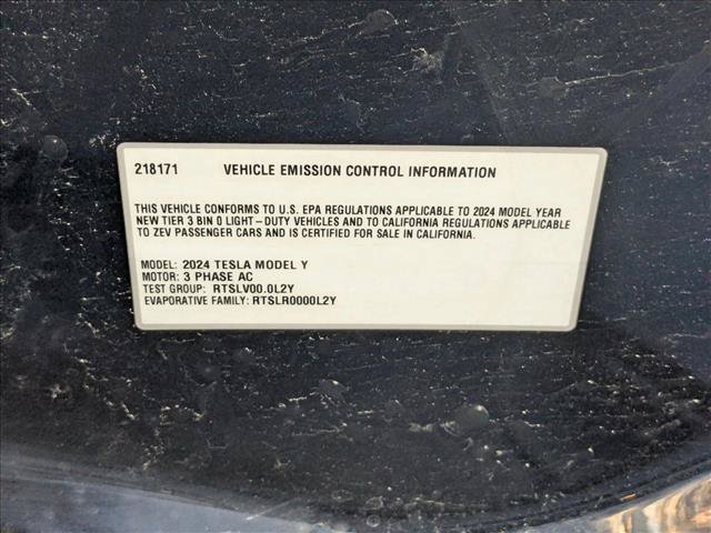 Used 2024 Tesla Model Y Long Range AWD/4WD image 23