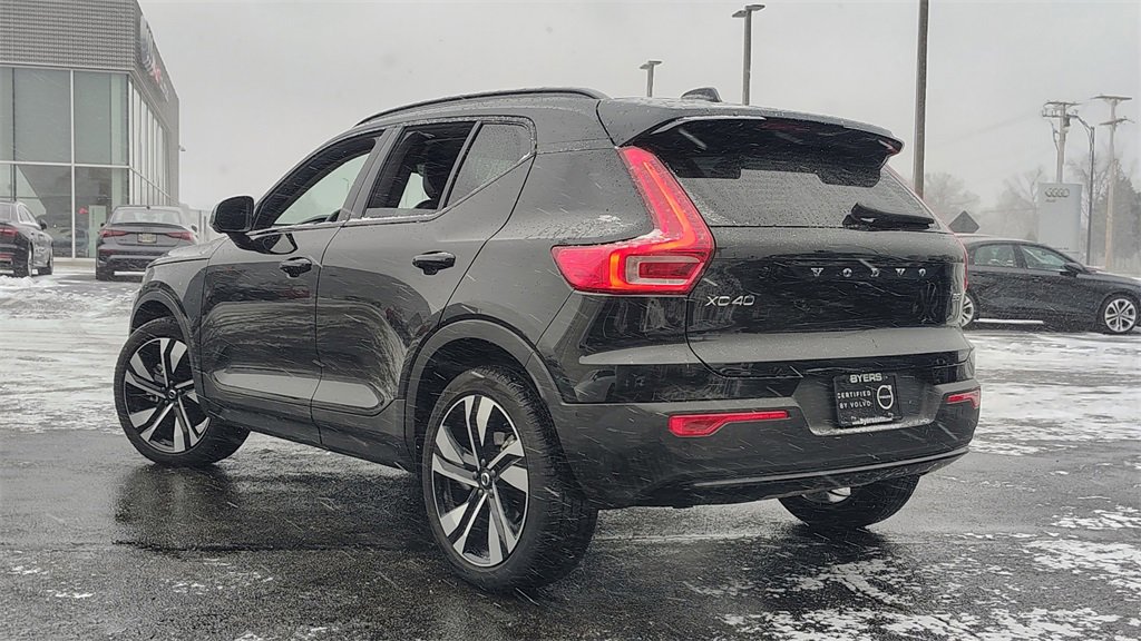Used 2024 Volvo XC40 B5 Plus w/ Protection Package Premier image 4
