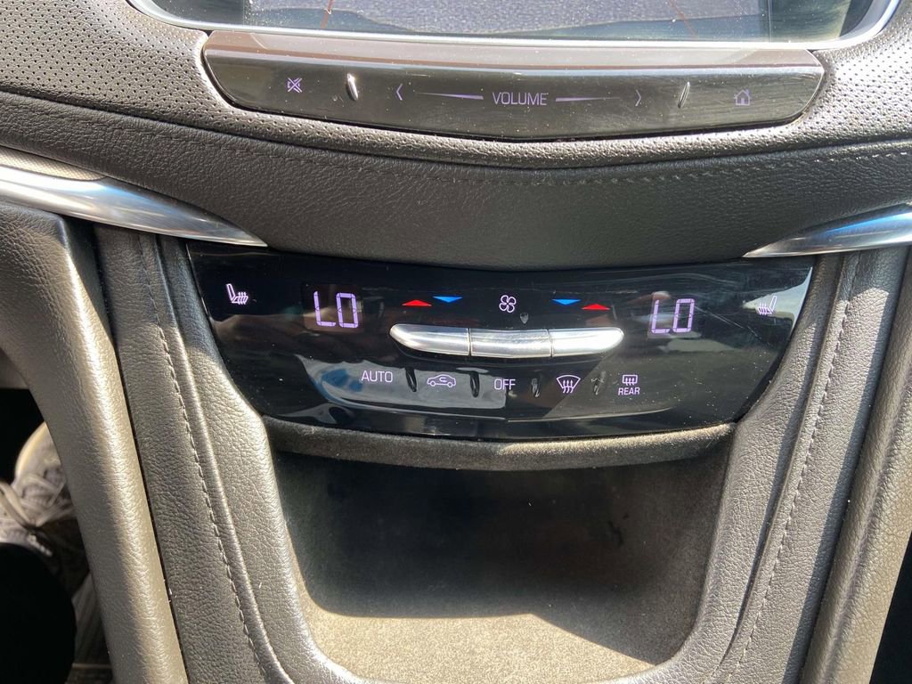 Used 2019 Cadillac XT5 Luxury w/ Sport Package image 27