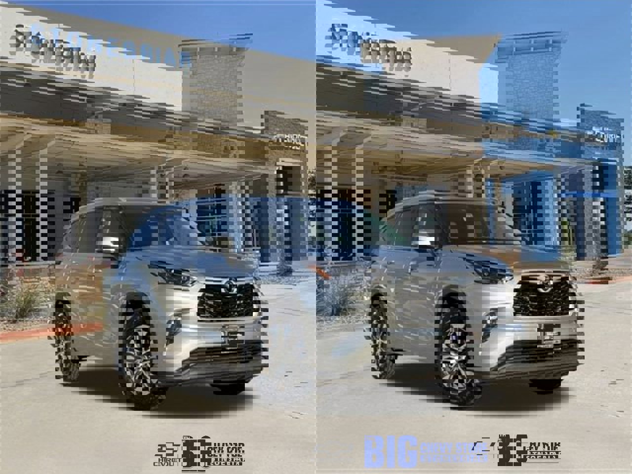 Used 2022 Toyota Highlander XLE