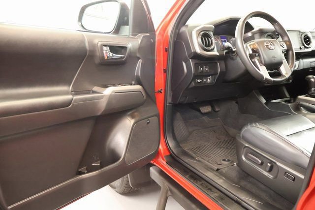 Used 2023 Toyota Tacoma Limited image 9