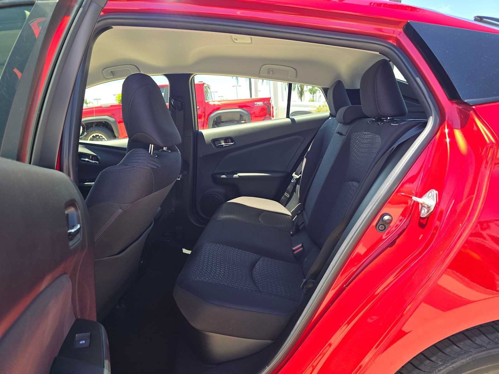 Used 2018 Toyota Prius Two w/ Prius Two Safety Plus Package FWD image 18