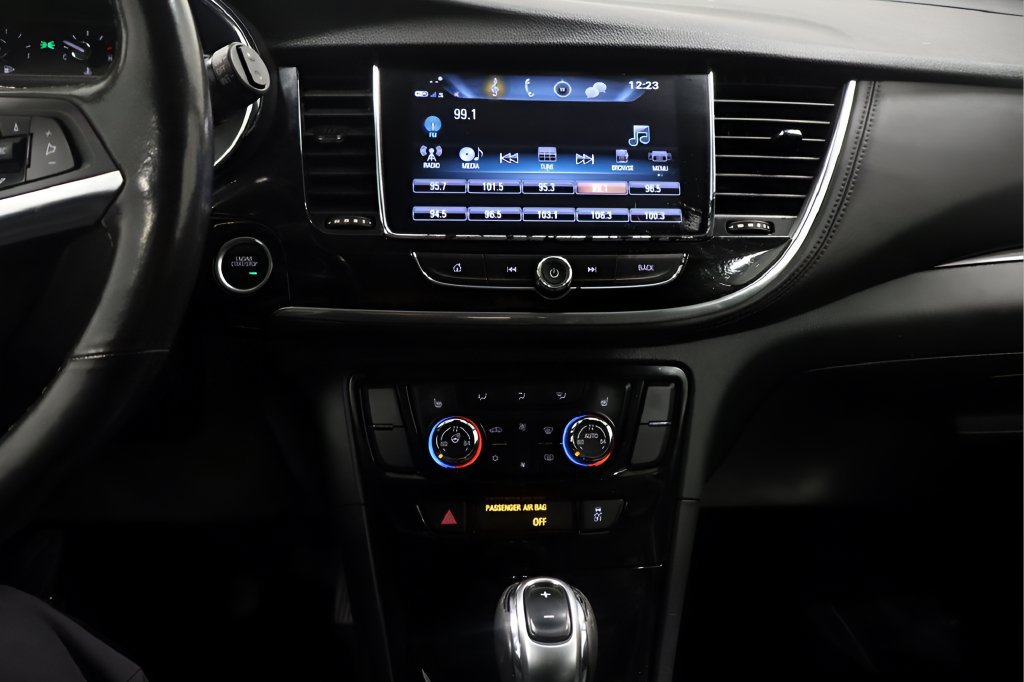 Used 2020 Buick Encore Essence AWD/4WD image 23