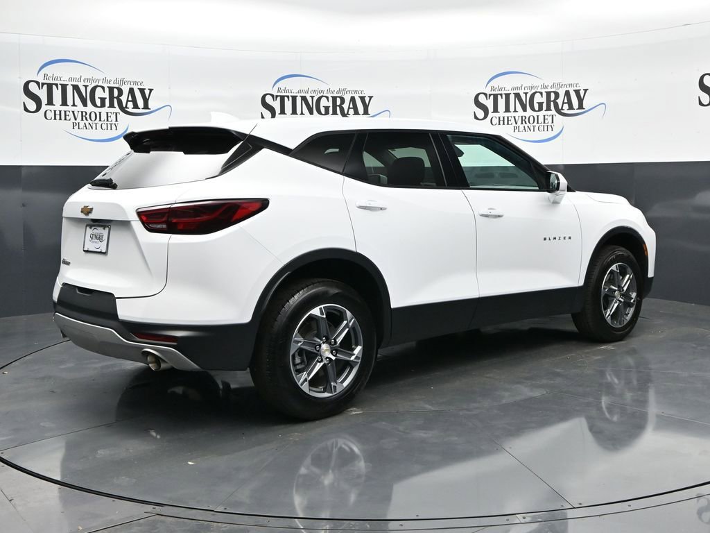 Used 2025 Chevrolet Blazer LT FWD image 7