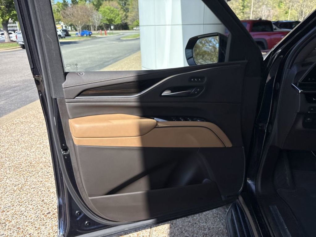 Certified 2023 Cadillac Escalade Premium Luxury AWD/4WD image 23