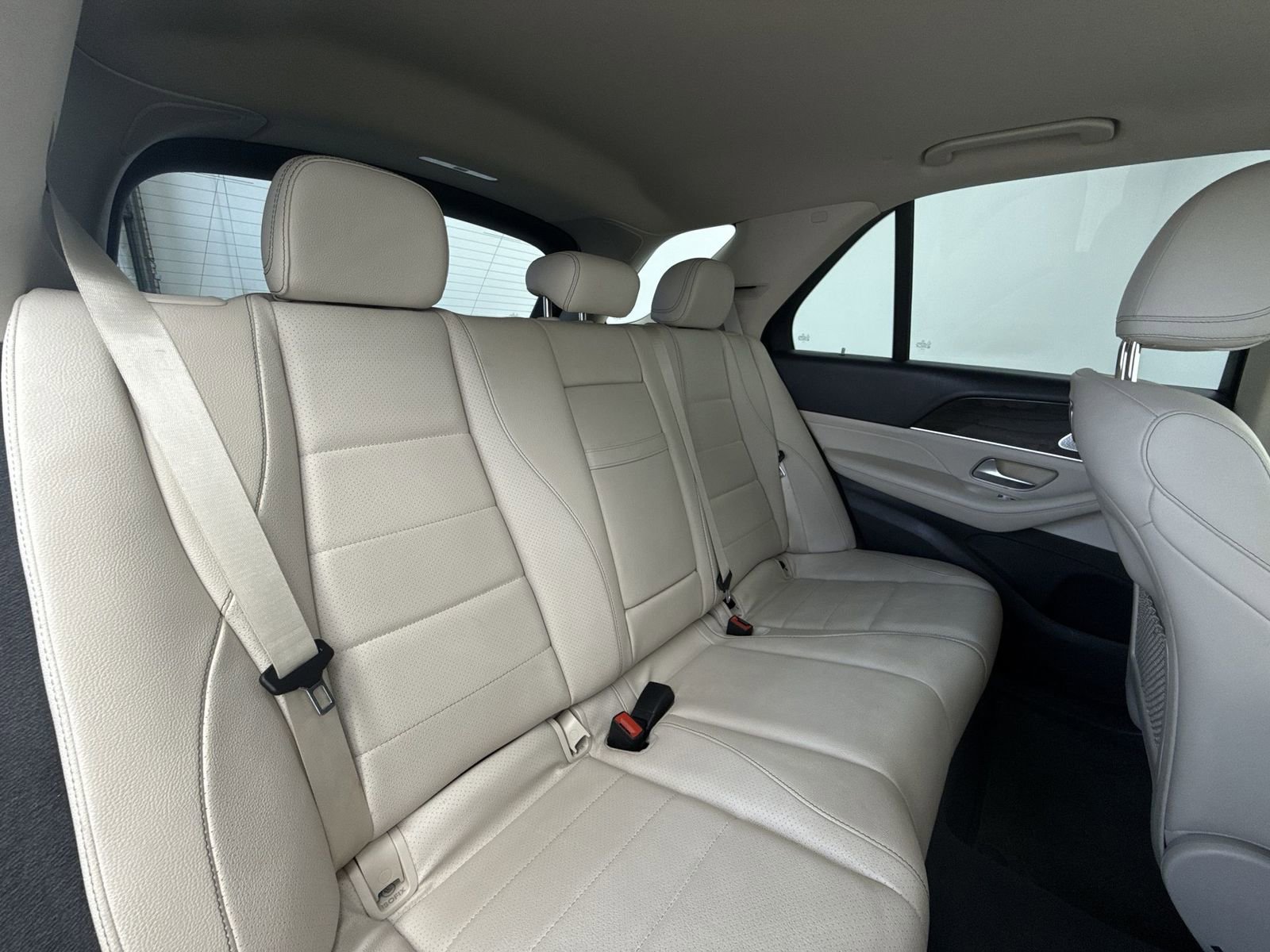 Used 2020 Mercedes-Benz GLE 350 4MATIC w/ Premium Package image 33