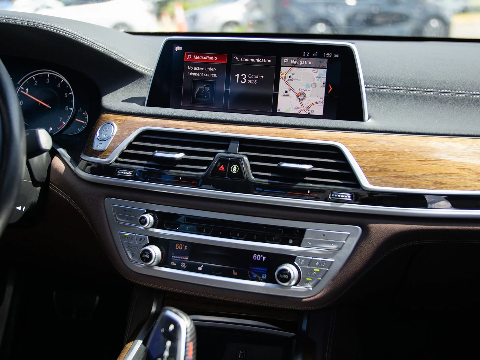 Used 2019 BMW 750i w/ M Sport Package RWD image 35
