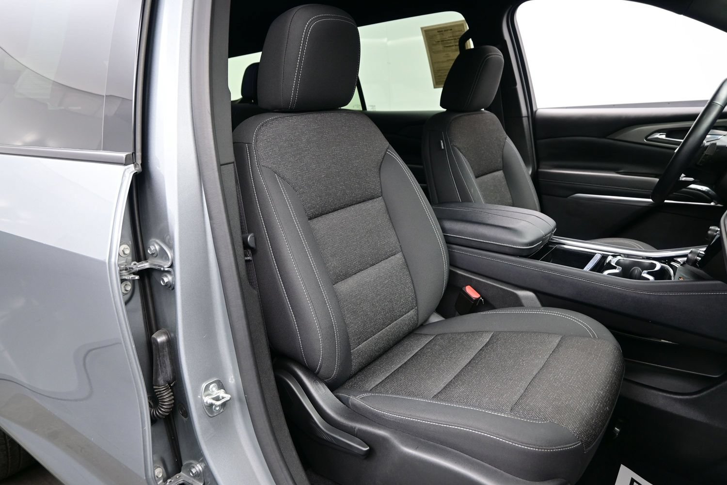Used 2024 Chevrolet Traverse LT AWD/4WD image 17