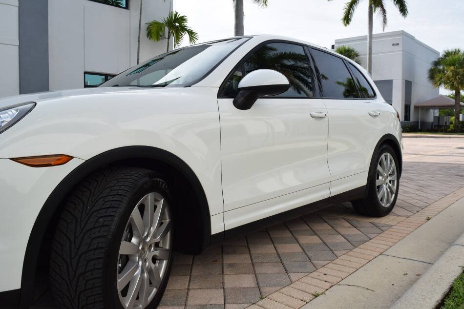 Used 2013 Porsche Cayenne Diesel AWD/4WD image 18