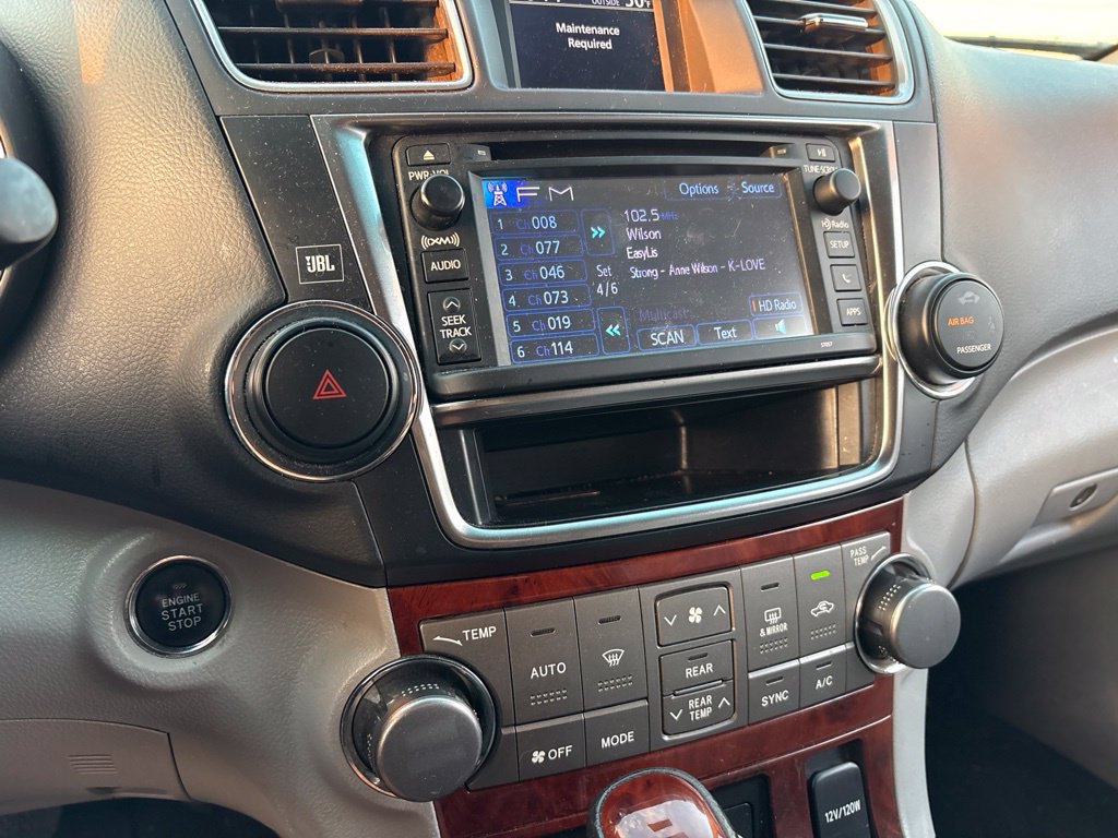 Used 2013 Toyota Highlander Limited AWD/4WD image 24