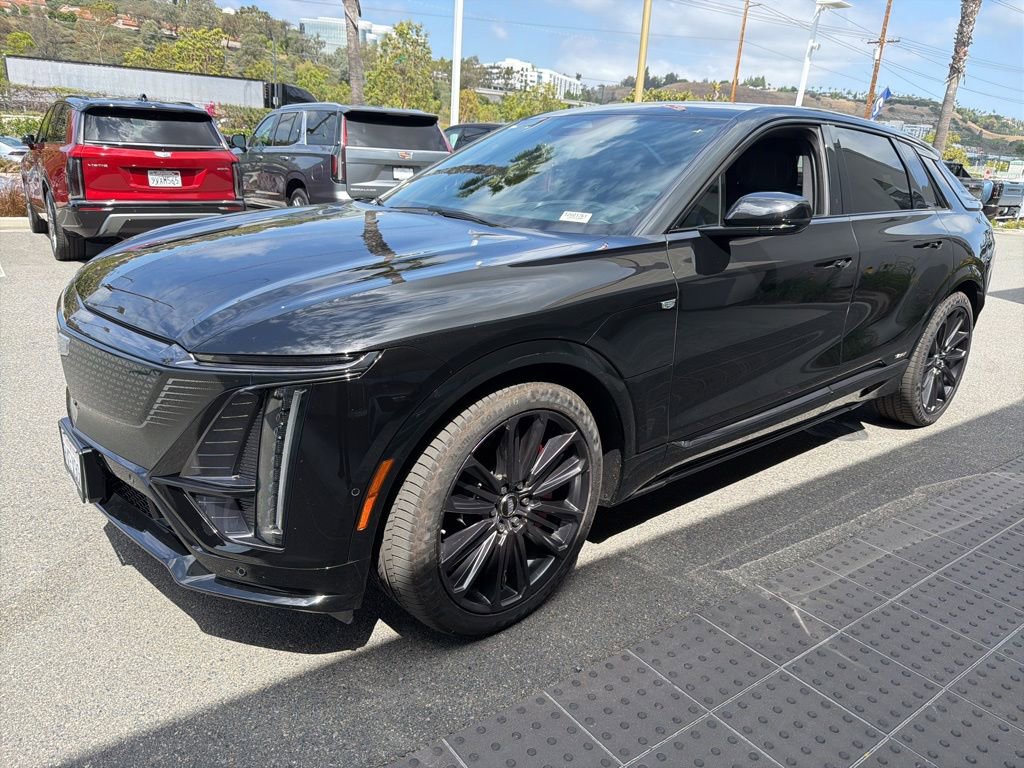 Used 2026 Cadillac Lyriq V AWD/4WD image 3