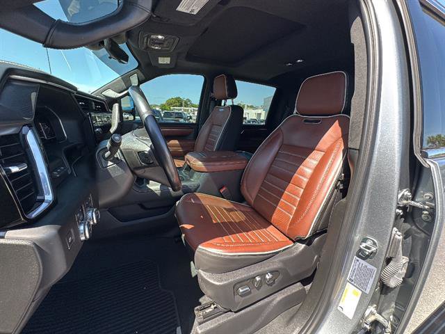 Used 2024 GMC Sierra 2500 Denali Ultimate image 13