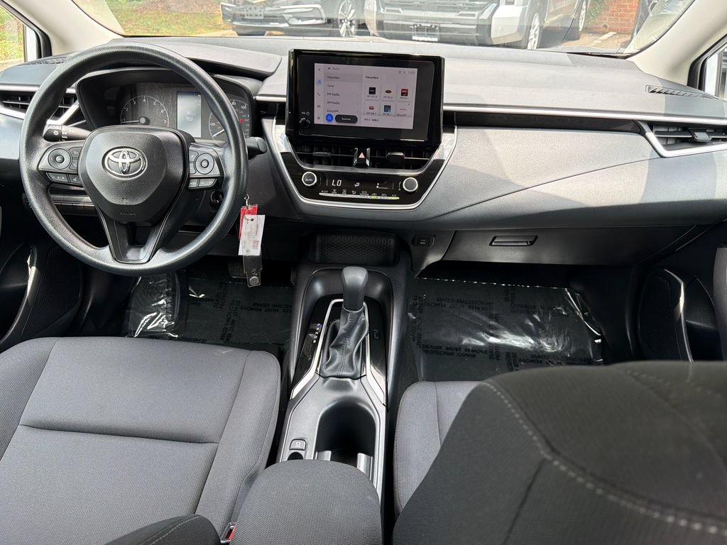 Used 2025 Toyota Corolla LE FWD image 13