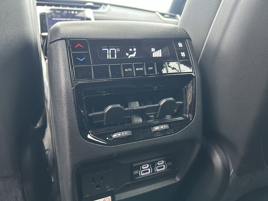 Used 2025 Jeep Grand Cherokee L Laredo w/ Luxury Tech Group I image 28