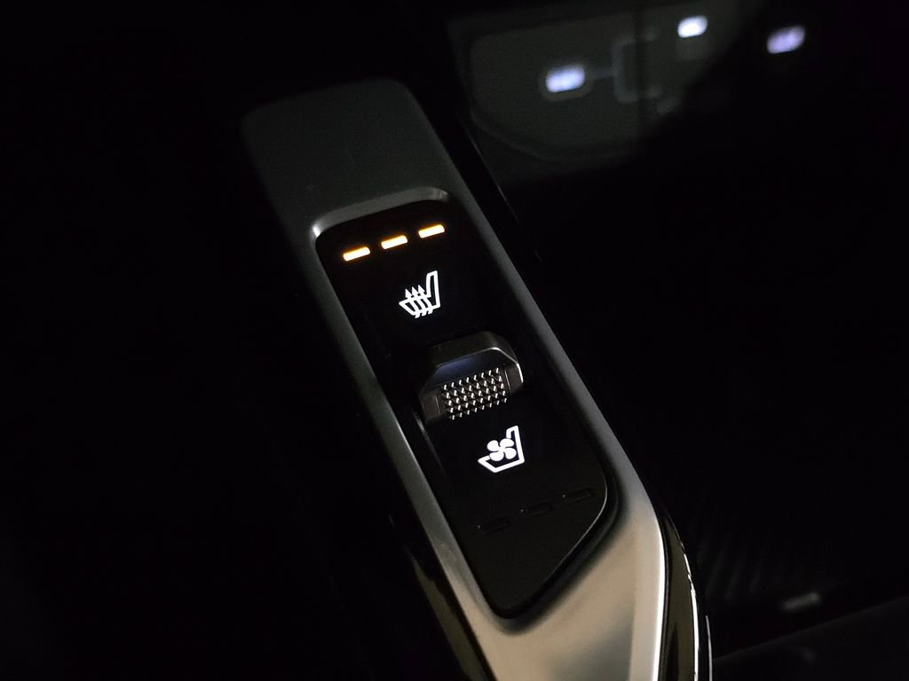 Certified 2025 Kia Sorento SX image 34