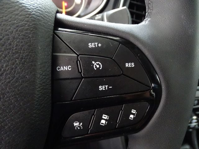 Certified 2023 Jeep Cherokee Altitude Lux w/ Lux Elite Package AWD/4WD image 8