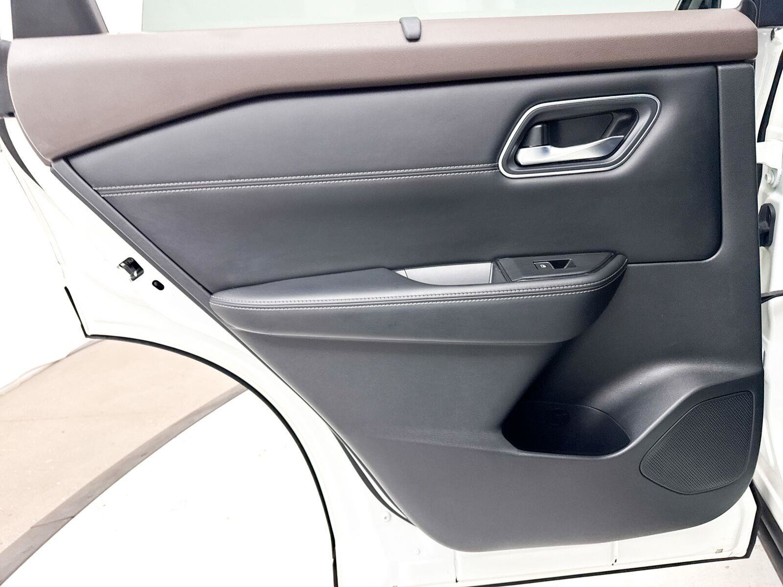Used 2023 Nissan Rogue Platinum w/ Platinum Premium Package FWD image 31
