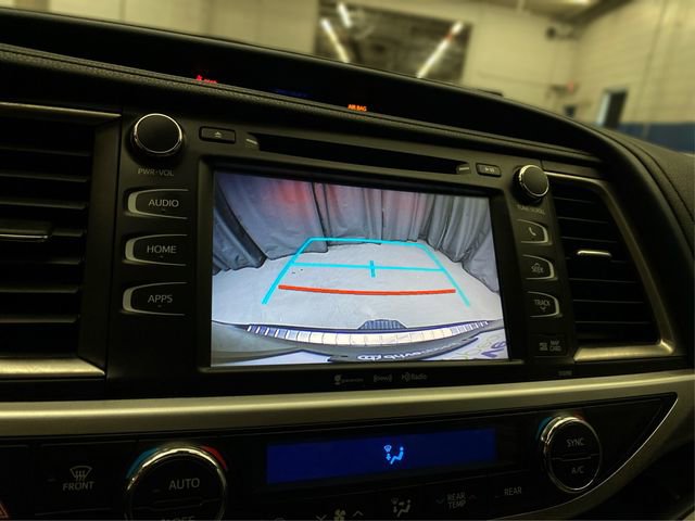 Used 2019 Toyota Highlander XLE AWD/4WD image 31