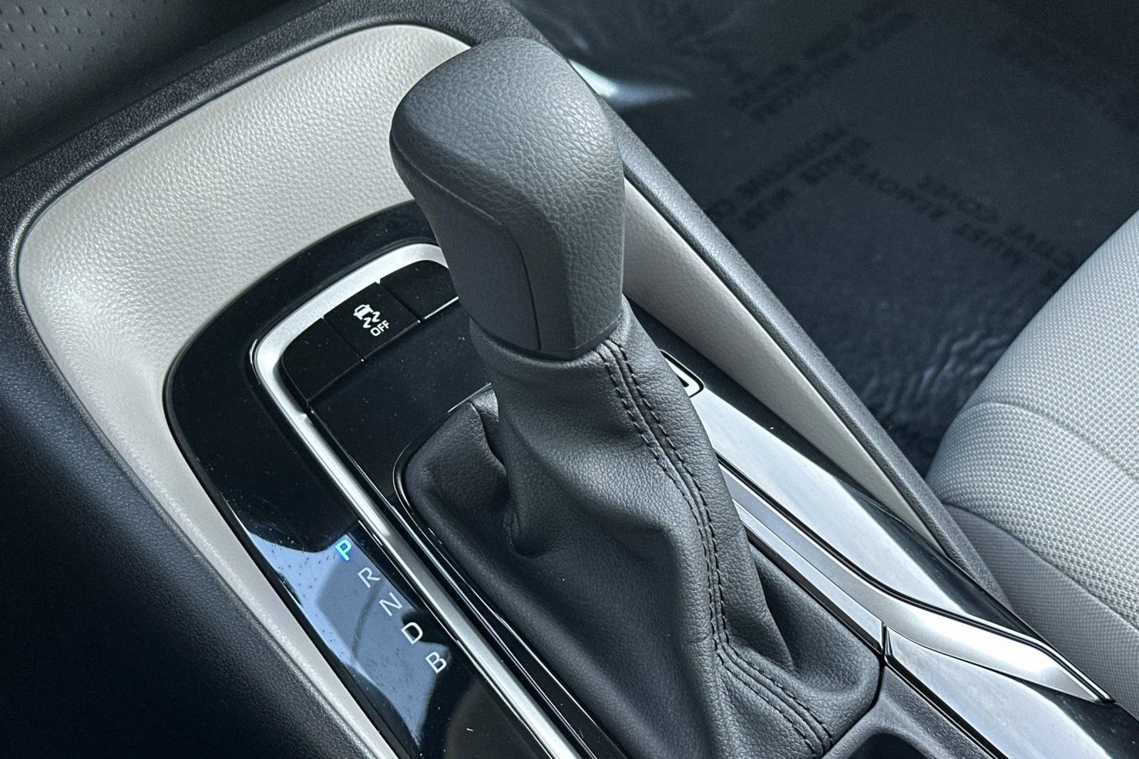 Used 2020 Toyota Corolla LE w/ Carpet Mat Package (TMS) image 20