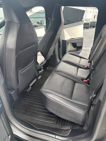Used 2024 Tesla Cybertruck AWD Crew Cab image 9