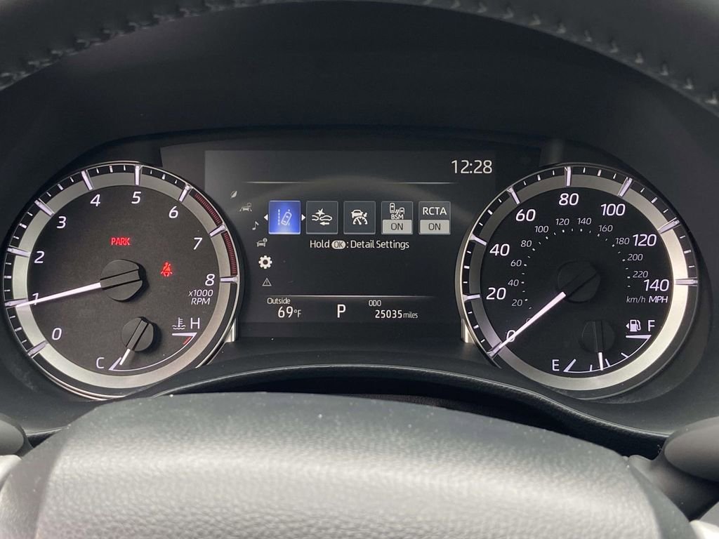 Used 2024 Toyota Highlander LE FWD image 36