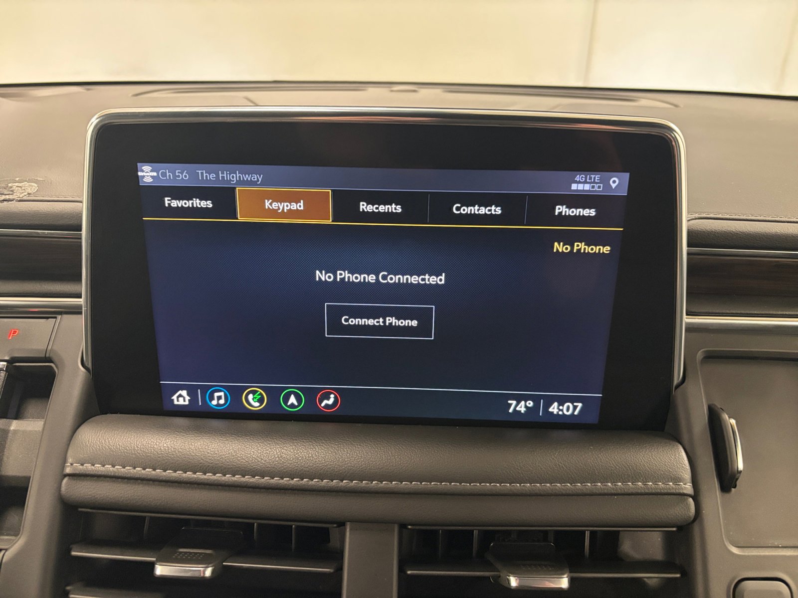 Used 2021 Chevrolet Tahoe Z71 w/ Z71 Off-Road Package AWD/4WD image 34