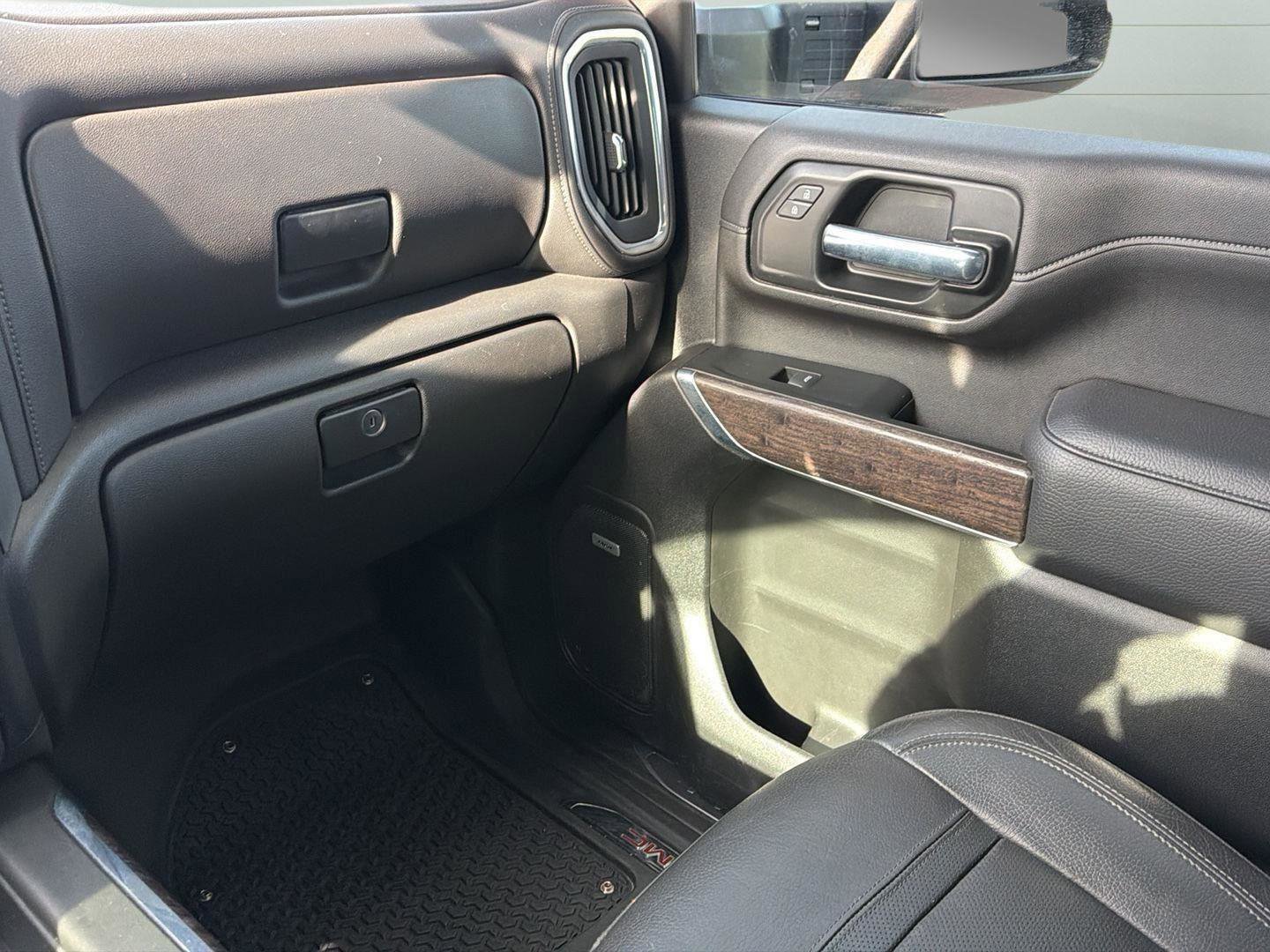 Used 2022 GMC Sierra 2500 Denali w/ Denali Black Diamond Edition image 21