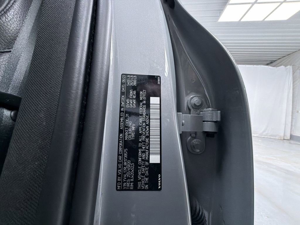 Certified 2024 Volvo XC60 B5 Plus w/ Climate Package image 25