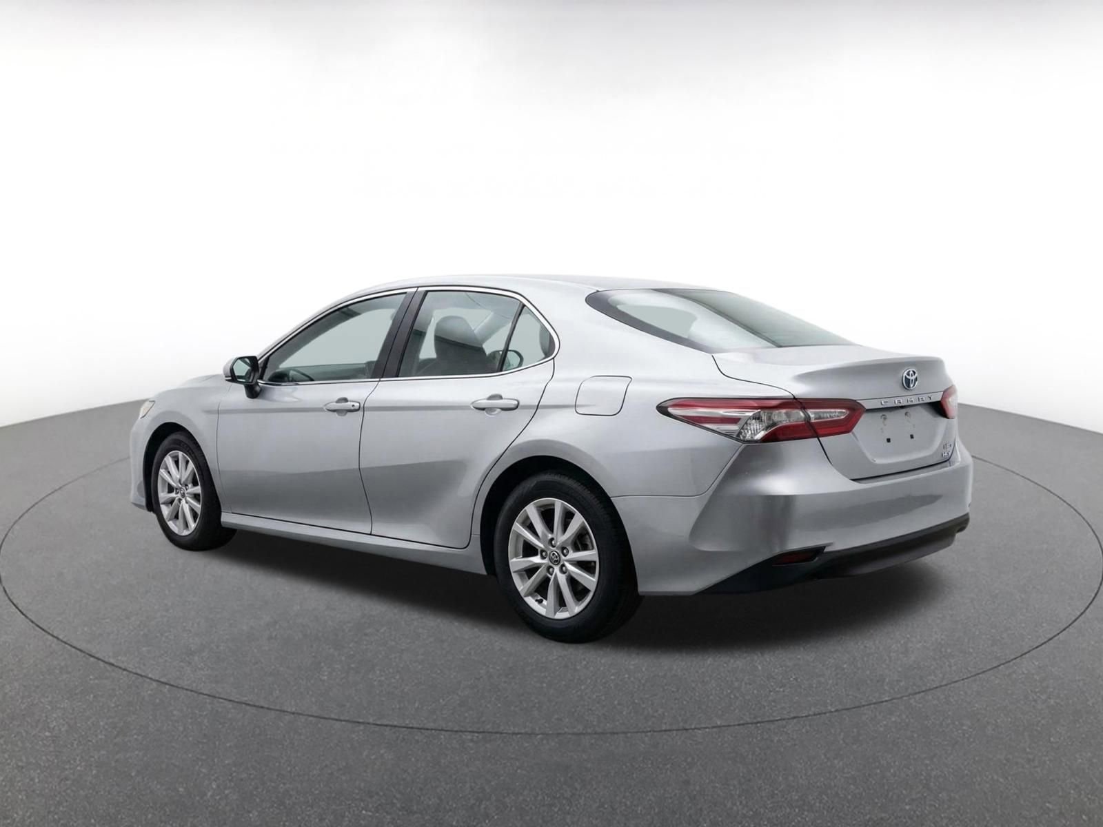 Used 2025 Toyota Camry LE FWD image 6